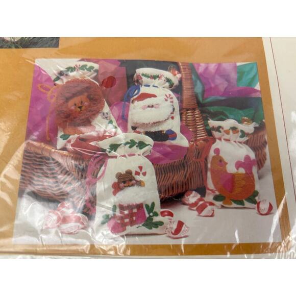 Creative Circle Needlecraft Kit Treasure Bags 2121 Vintage 1979 - 4 Designs - Picture 8 of 8